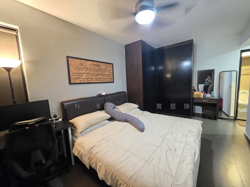 258C Punggol Field, 258C Punggol Field, 3 Bedrooms, 1,216 sqft, HDB Flat For Sale, by Ken Bong 黄慧锋, 500217830 - Bedroom - PropertyGuru.com.sg