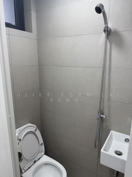 Sea Horizon, 17 Pasir Ris Rise, 5 Bedrooms, 1,507 sqft, Executive Condominium For Sale, by Juliet Fong Lai Peng, 500217832 - Bathroom - PropertyGuru.com.sg