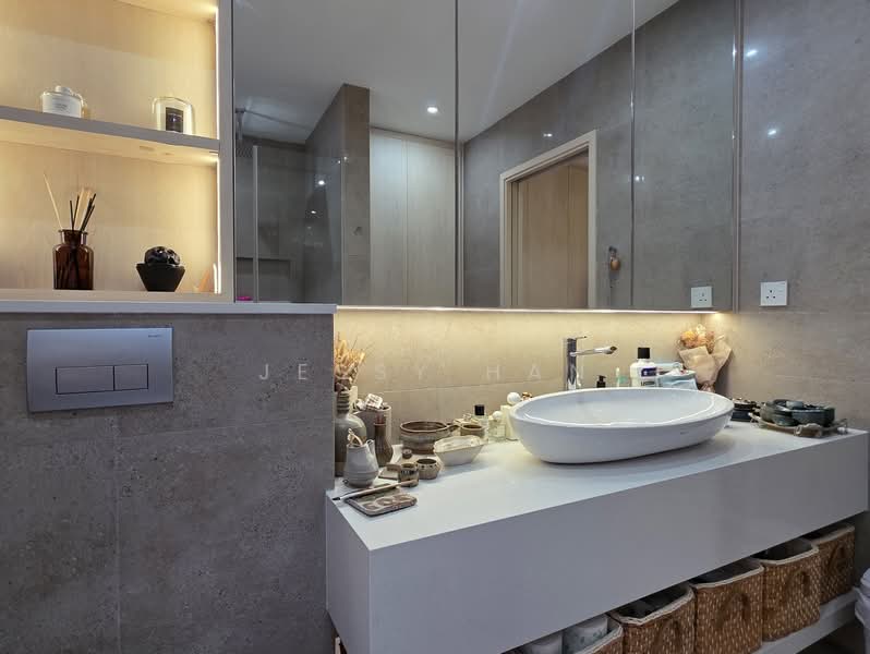 Serangoon Garden Estate, Cowdray Avenue, 4 Bedrooms, 2,300 sqft, Corner Terrace For Sale, by Jessy Han, 500217835 - Bathroom - PropertyGuru.com.sg