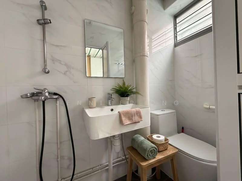 14 Toh Yi Drive, 14 Toh Yi Drive, 3 Bedrooms, 1,121 sqft, HDB Flat For Sale, by Jennifer Ong, 500217843 - Bathroom - PropertyGuru.com.sg