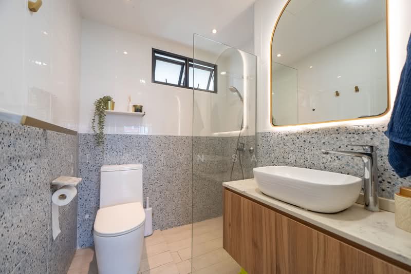 Country Esquire, 20 Lorong Puntong, 3 Bedrooms, 1,270 sqft, Condominium For Sale, by Jerralyn Satrio, 500217851 - Common Bathroom - PropertyGuru.com.sg