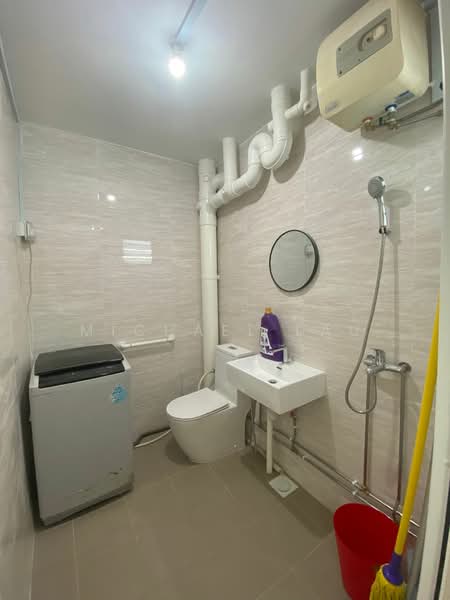 140 Serangoon North Avenue 2, 140 Serangoon North Avenue 2, 3 Bedrooms, 1,313 sqft, HDB Flat For Sale, by Michael Lau, 500217858 - Bathroom - PropertyGuru.com.sg