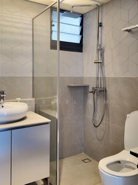 96 Dawson Road, 96 Dawson Road, 2 Bedrooms, 678 sqft, HDB Flat For Sale, by Ezekiel Sim, 500217886 - Bathroom - PropertyGuru.com.sg