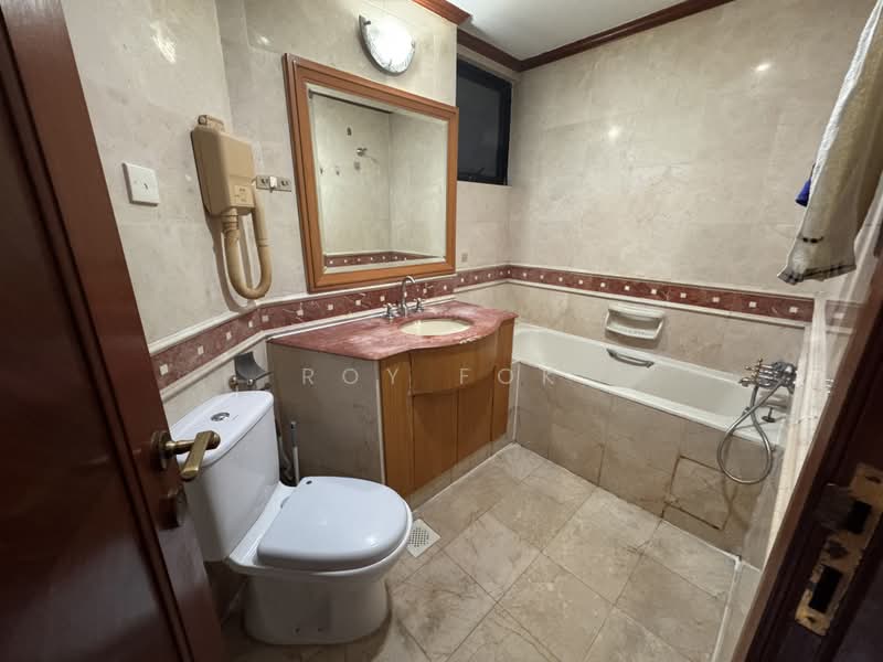 Eastpoint Green, 5 Simei Street 3, Room Rental, 200 sqft, Condominium For Rent, by Roy Fok, 500217887 - Bathroom - PropertyGuru.com.sg