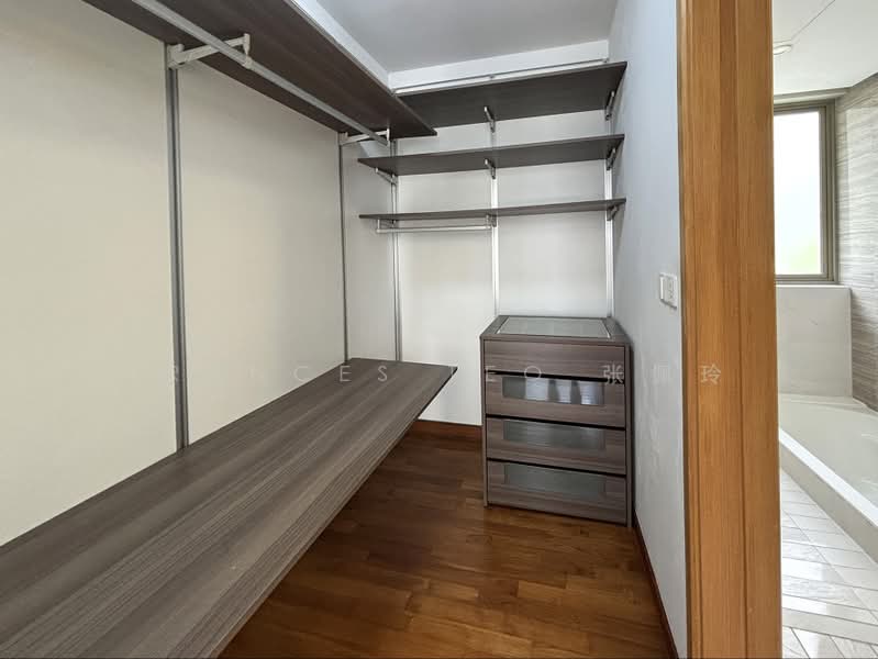 Este Villa, Nim Road, 4 Bedrooms, 3,360 sqft, Cluster House For Rent, by Frances Teo 张佩玲, 500217891 - Walk-in Wardrobe - PropertyGuru.com.sg