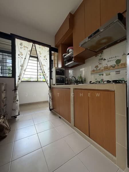547D Segar Road, 547D Segar Road, 2 Bedrooms, 721 sqft, HDB Flat For Sale, by Janet Chew, 500217906 - Kitchen - PropertyGuru.com.sg