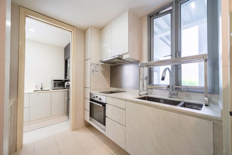 Ferraria Park Condo, 26 Flora Drive, 3 Bedrooms, 1,378 sqft, Condominium For Sale, by Jerralyn Satrio, 500217910 - Kitchen - PropertyGuru.com.sg