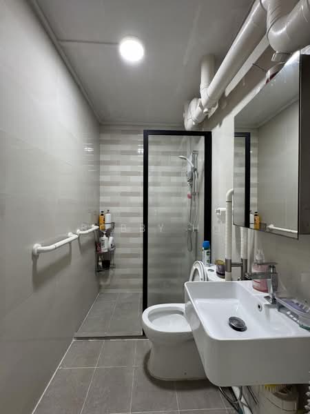 613 Woodlands Avenue 4, 613 Woodlands Avenue 4, Room Rental, 160 sqft, HDB Flat For Rent, by Bobby Ho, 500217926 - Bathroom - PropertyGuru.com.sg