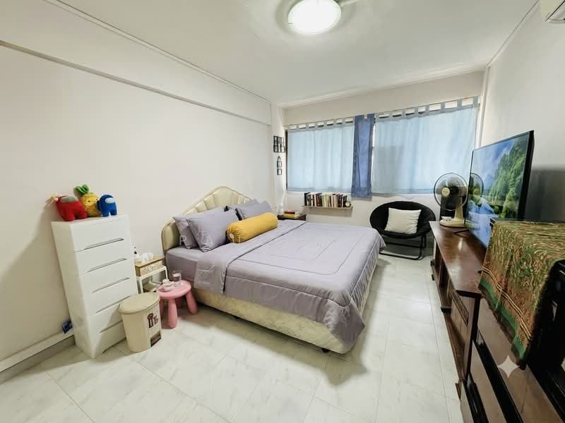 109 Mcnair Road, 109 Mcnair Road, 3 Bedrooms, 1,119 sqft, HDB Flat For Sale, by Paul Ang, 500217927 - Master Bedroom - PropertyGuru.com.sg