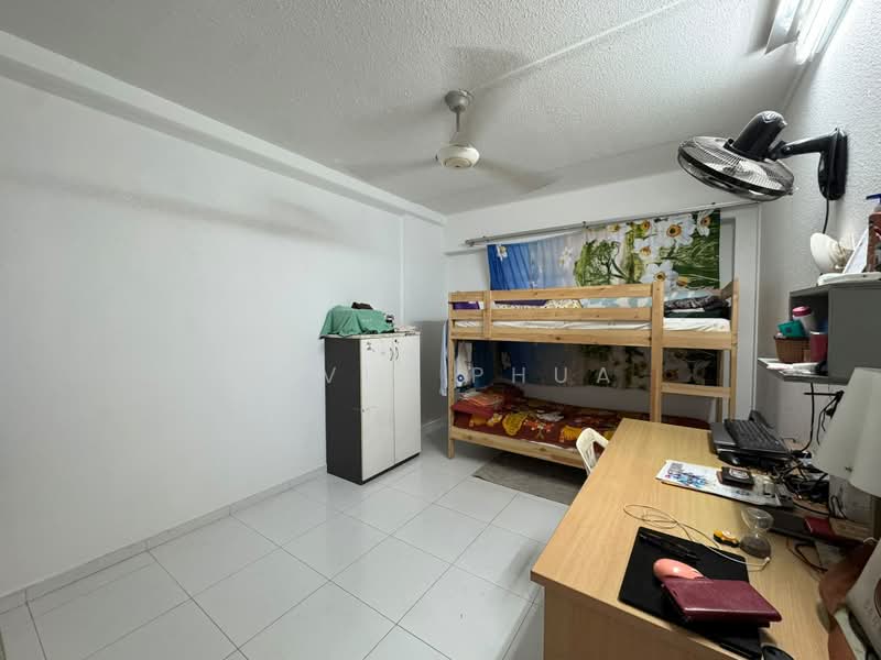 234 Tampines Street 21, 234 Tampines Street 21, 2 Bedrooms, 786 sqft, HDB Flat For Sale, by Kevin Phua, 500217929 - Bedroom - PropertyGuru.com.sg