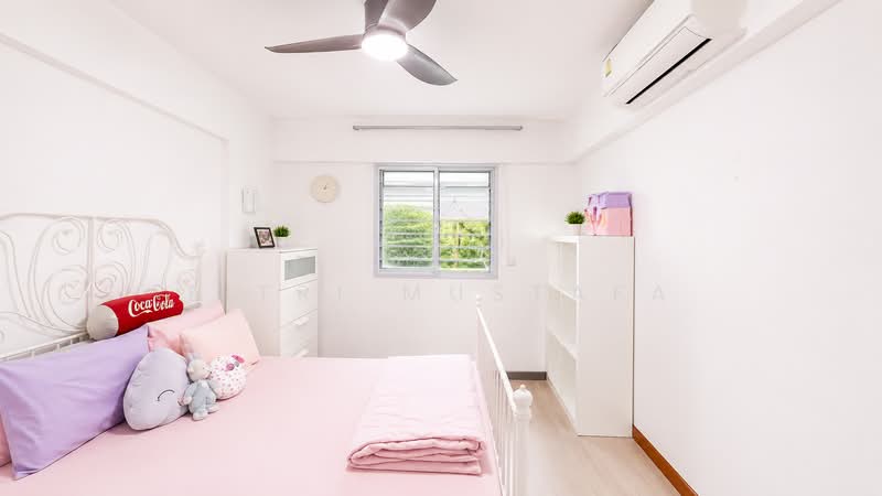 259 Bukit Batok East Avenue 4, 259 Bukit Batok East Avenue 4, 2 Bedrooms, 721 sqft, HDB Flat For Sale, by Fitri Mustafa, 500217939 - Bedroom - PropertyGuru.com.sg