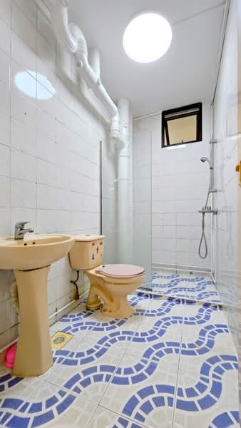 287A Jurong East Street 21, 287A Jurong East Street 21, 4 Bedrooms, 1,539 sqft, HDB Flat For Sale, by Audrey Yeo, 500217949 - Bathroom - PropertyGuru.com.sg