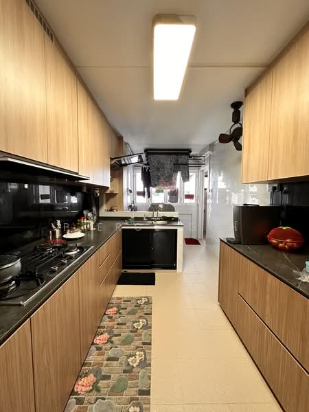 809 Tampines Avenue 4, 809 Tampines Avenue 4, Room Rental, 150 sqft, HDB Flat For Rent, by Pierce Goh, 500217955 - Kitchen - PropertyGuru.com.sg