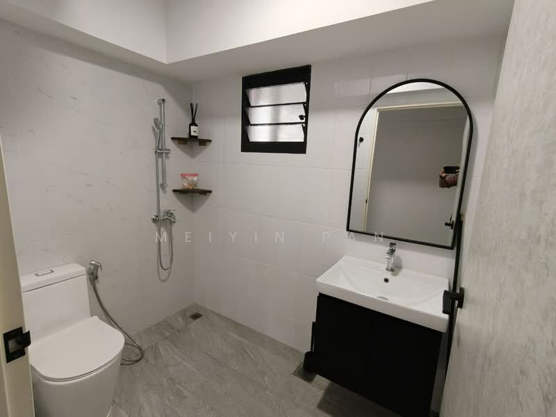 120A Punggol Edge, 120A Edgedale Plains, 3 Bedrooms, 1,120 sqft, HDB Flat For Rent, by Meiyin Pan, 500217962 - Bathroom - PropertyGuru.com.sg