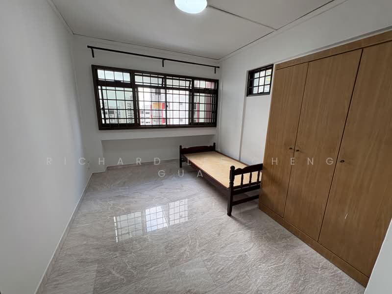 272 Toh Guan Road, 272 Toh Guan Road, 3 Bedrooms, 1,302 sqft, HDB Flat For Rent, by Richard Lee Cheng Guan, 500217967 - Bedroom - PropertyGuru.com.sg