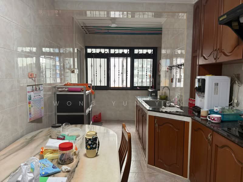 961 Jurong West Street 92, 961 Jurong West Street 92, 2 Bedrooms, 1,109 sqft, HDB Flat For Rent, by Wong Yun Yun, 500217968 - Kitchen - PropertyGuru.com.sg