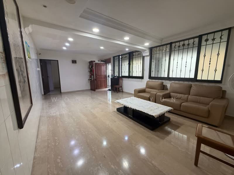 961 Jurong West Street 92, 961 Jurong West Street 92, 2 Bedrooms, 1,109 sqft, HDB Flat For Rent, by Wong Yun Yun, 500217968 - Living Room - PropertyGuru.com.sg