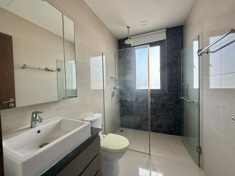 Urban Vista, 18 Tanah Merah Kechil Link, Bedok / Upper East Coast, 2 Bedrooms, 1,055 sqft, Condominium For Sale, by Gary Koh, 500218003 - Bathroom - PropertyGuru.com.sg