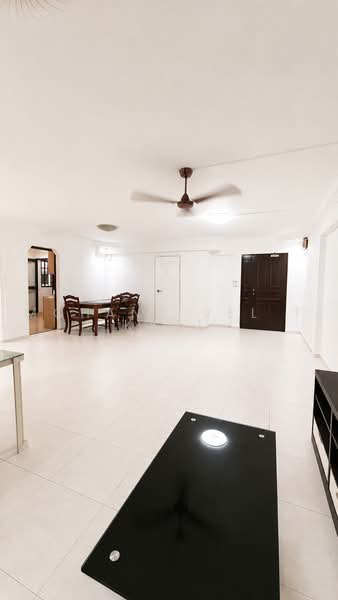309 Canberra Road, 309 Canberra Road, 3 Bedrooms, 1,517 sqft, HDB Flat For Rent, by Mohana Vel T Kasi, 500218008 - Living Room - PropertyGuru.com.sg