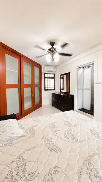 309 Canberra Road, 309 Canberra Road, 3 Bedrooms, 1,517 sqft, HDB Flat For Rent, by Mohana Vel T Kasi, 500218008 - Master Bedroom - PropertyGuru.com.sg