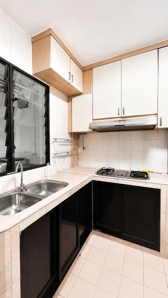 309 Canberra Road, 309 Canberra Road, 3 Bedrooms, 1,517 sqft, HDB Flat For Rent, by Mohana Vel T Kasi, 500218008 - Kitchen - PropertyGuru.com.sg