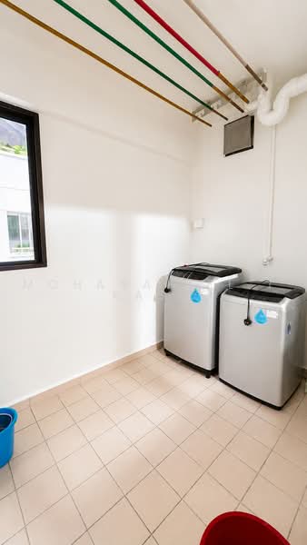 309 Canberra Road, 309 Canberra Road, 3 Bedrooms, 1,517 sqft, HDB Flat For Rent, by Mohana Vel T Kasi, 500218008 - Service Kitchen - PropertyGuru.com.sg