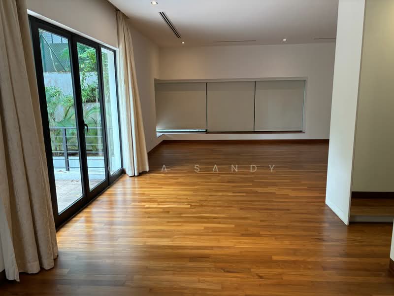Gallop Gardens, Tyersall Road, 5 Bedrooms, 5,537 sqft, Bungalow House For Rent, by Chia Sandy, 500218009 - Living Room - PropertyGuru.com.sg