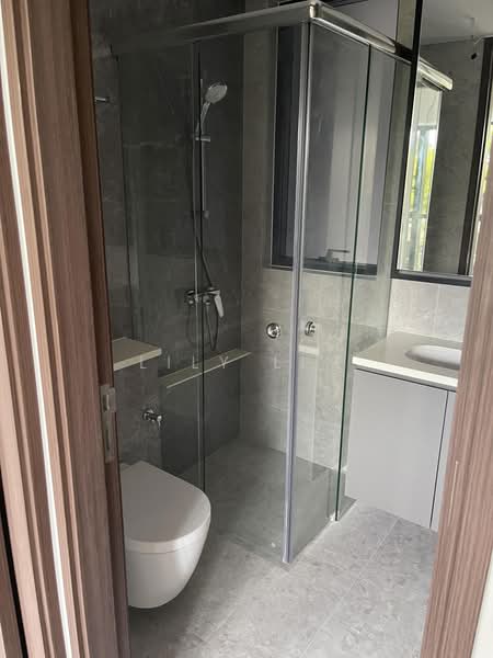 Bartley Vue, 8 Jalan Bunga Rampai, 2 Bedrooms, 732 sqft, Condominium For Rent, by Lily Lim, 500218065 - Bathroom - PropertyGuru.com.sg