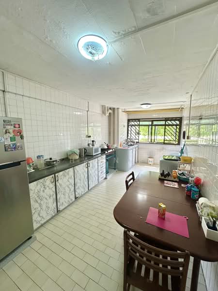 413 Hougang Avenue 10, 413 Hougang Avenue 10, 3 Bedrooms, 980 sqft, HDB Flat For Sale, by Shawn Eu, 500218073 - Kitchen - PropertyGuru.com.sg