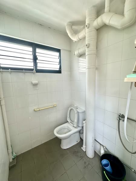413 Hougang Avenue 10, 413 Hougang Avenue 10, 3 Bedrooms, 980 sqft, HDB Flat For Sale, by Shawn Eu, 500218073 - Bathroom - PropertyGuru.com.sg