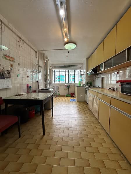 130 Bedok North Street 2, 130 Bedok North Street 2, 3 Bedrooms, 990 sqft, HDB Flat For Sale, by Aaron Lee李韋樘, 500218076 - Kitchen - PropertyGuru.com.sg