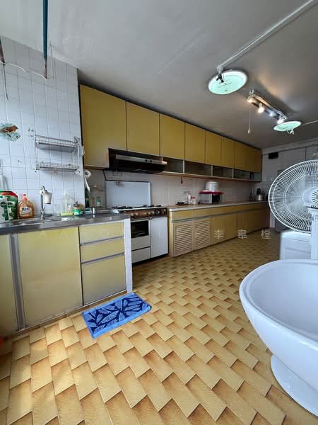 130 Bedok North Street 2, 130 Bedok North Street 2, 3 Bedrooms, 990 sqft, HDB Flat For Sale, by Aaron Lee李韋樘, 500218076 - Kitchen - PropertyGuru.com.sg