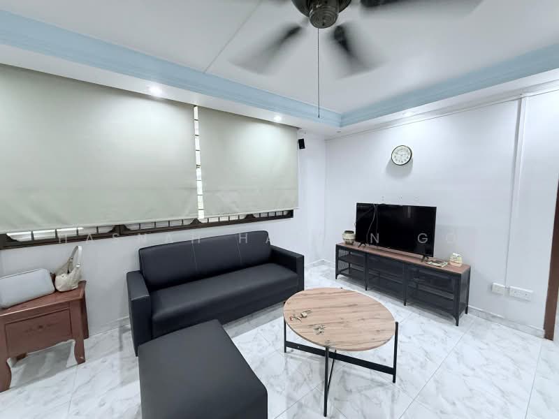 333 Bukit Batok Street 32, 333 Bukit Batok Street 32, 3 Bedrooms, 958 sqft, HDB Flat For Rent, by Hasnah Hassan Goh, 500218099 - Living Room - PropertyGuru.com.sg