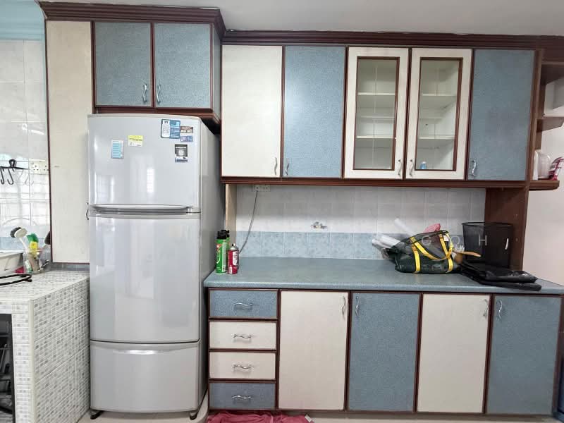 333 Bukit Batok Street 32, 333 Bukit Batok Street 32, 3 Bedrooms, 958 sqft, HDB Flat For Rent, by Hasnah Hassan Goh, 500218099 - Kitchen - PropertyGuru.com.sg