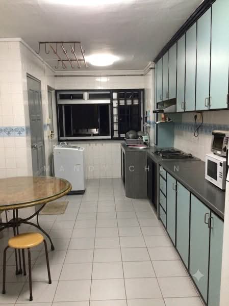 650 Yishun Avenue 4, 650 Yishun Avenue 4, Sembawang / Yishun, Room Rental, 200 sqft, HDB Flat For Rent, by Mandy Chan, 500218122 - Kitchen and yard area - PropertyGuru.com.sg