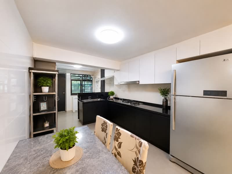 231 Lorong 8 Toa Payoh, 231 Lorong 8 Toa Payoh, 2 Bedrooms, 818 sqft, HDB Flat For Sale, by Eugene Chen 陈加明, 500218125 - Kitchen - PropertyGuru.com.sg
