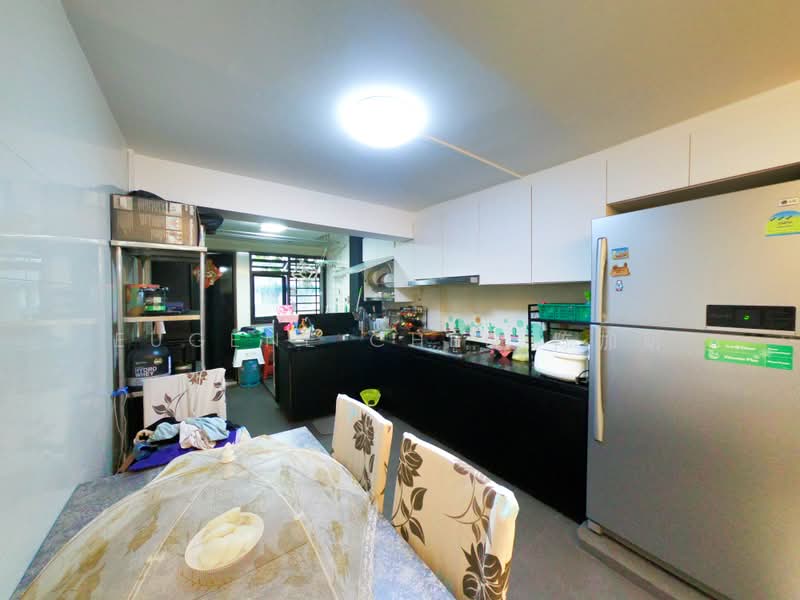 231 Lorong 8 Toa Payoh, 231 Lorong 8 Toa Payoh, 2 Bedrooms, 818 sqft, HDB Flat For Sale, by Eugene Chen 陈加明, 500218125 - Kitchen - PropertyGuru.com.sg