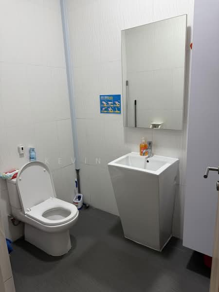 Coronation Shopping Plaza, 587 Bukit Timah Road, 1,382 sqft, Mall Shop For Rent, by Kevin Yong, 500218140 - Bathroom - CommercialGuru.com.sg