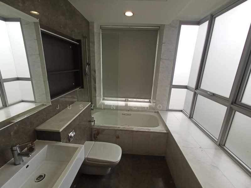 The Parc Condominium, 3 West Coast Walk, 3 Bedrooms, 1,292 sqft, Condominium For Rent, by Justin Chong, 500218145 - Bathroom - PropertyGuru.com.sg