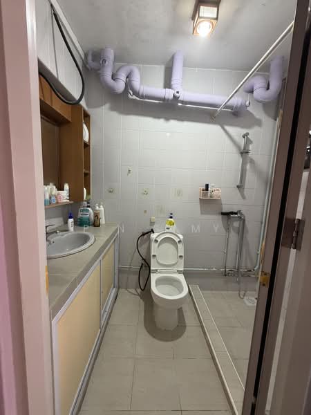 485A Choa Chu Kang Avenue 5, 485A Choa Chu Kang Avenue 5, 3 Bedrooms, 1,089 sqft, HDB Flat For Sale, by P N Samy, 500218154 - Bathroom - PropertyGuru.com.sg