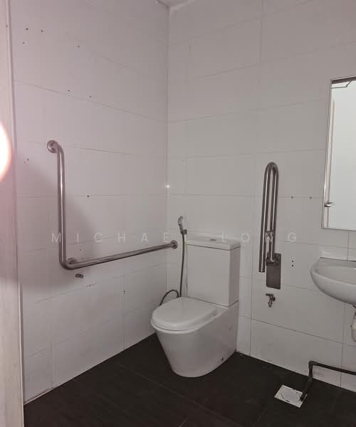 SUITES 123 Rangoon Road, Rangoon Road, 398 sqft, Shop / Shophouse For Rent, by Michael Long, 500218157 - Bathroom - CommercialGuru.com.sg