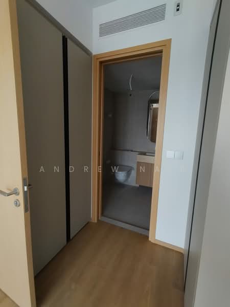 Hill House, 10A-11 Institution Hill, 10B, 1 Bedroom, 431 sqft, Condominium For Rent, by Andrew Nair, 500218160 - Bathroom - PropertyGuru.com.sg