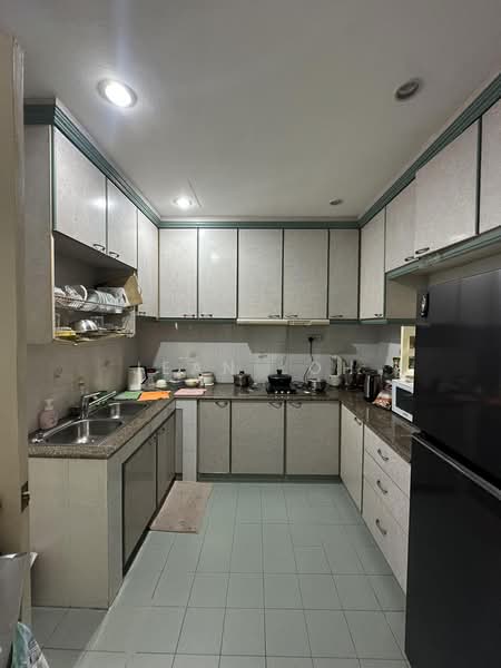 Loyang Gardens, 61 - 61B Jalan Loyang Besar, Room Rental, 150 sqft, Condominium For Rent, by Jean Loh, 500218172 - Kitchen - PropertyGuru.com.sg