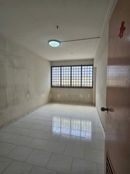 119 Teck Whye Lane, 119 Teck Whye Lane, 3 Bedrooms, 1,119 sqft, HDB Flat For Sale, by Albert New, 500218195 - Bedroom 2 - PropertyGuru.com.sg