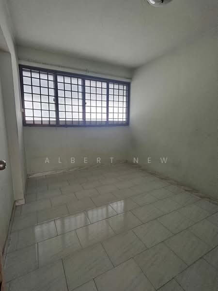 119 Teck Whye Lane, 119 Teck Whye Lane, 3 Bedrooms, 1,119 sqft, HDB Flat For Sale, by Albert New, 500218195 - Bedroom 3 - PropertyGuru.com.sg