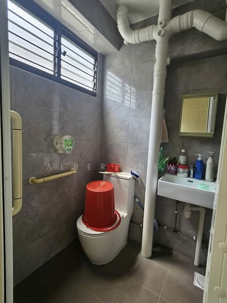 119 Teck Whye Lane, 119 Teck Whye Lane, 3 Bedrooms, 1,119 sqft, HDB Flat For Sale, by Albert New, 500218195 - Master Bathroom - PropertyGuru.com.sg