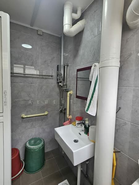 119 Teck Whye Lane, 119 Teck Whye Lane, 3 Bedrooms, 1,119 sqft, HDB Flat For Sale, by Albert New, 500218195 - Common Bathroom - PropertyGuru.com.sg