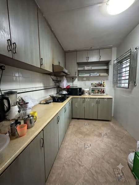 312 Sembawang Drive, 312 Sembawang Drive, 4 Bedrooms, 1,302 sqft, HDB Flat For Sale, by Parry Tiwari Pradeep, 500218201 - Kitchen - PropertyGuru.com.sg