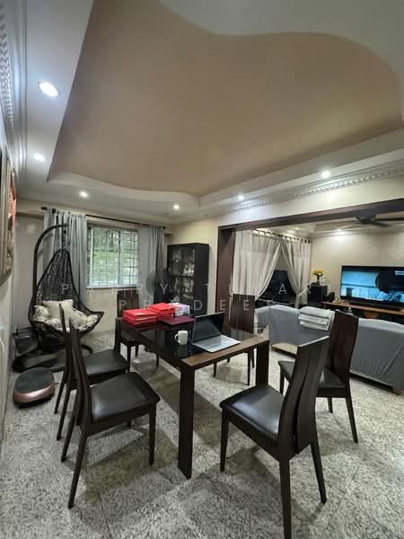 312 Sembawang Drive, 312 Sembawang Drive, 4 Bedrooms, 1,302 sqft, HDB Flat For Sale, by Parry Tiwari Pradeep, 500218201 - Living Room - PropertyGuru.com.sg