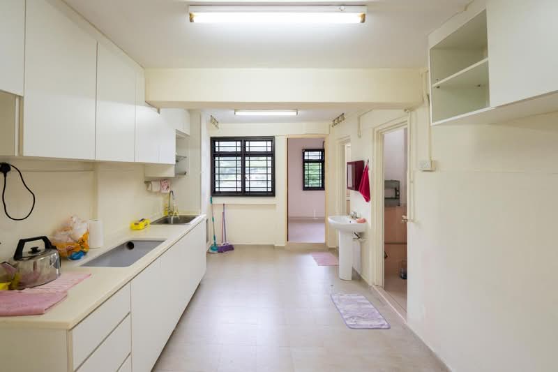 234 Lorong 8 Toa Payoh, 234 Lorong 8 Toa Payoh, 3 Bedrooms, 700 sqft, HDB Flat For Sale, by April Lim, 500218210 - Kitchen - PropertyGuru.com.sg
